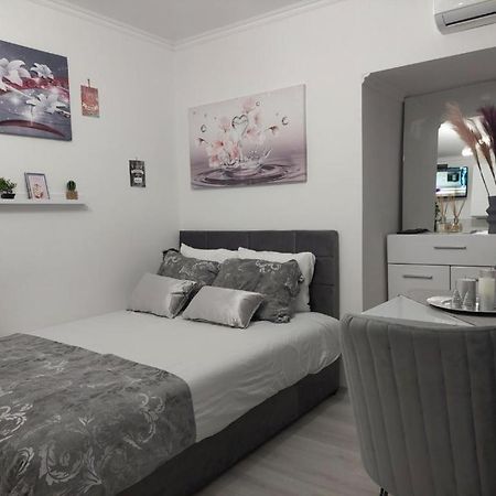 City Lux Square Apartment سكوبجي المظهر الخارجي الصورة