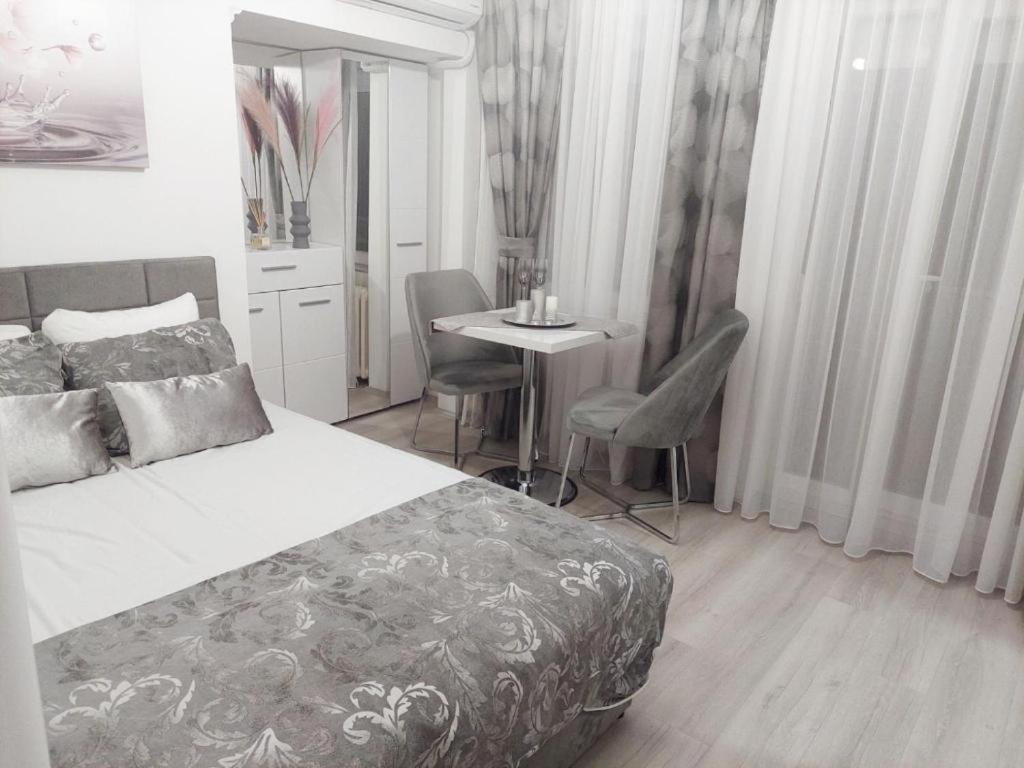 City Lux Square Apartment سكوبجي المظهر الخارجي الصورة