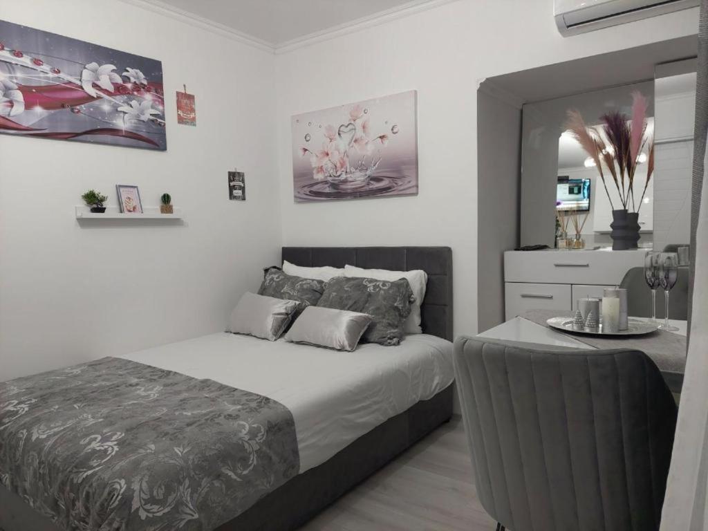 City Lux Square Apartment سكوبجي المظهر الخارجي الصورة